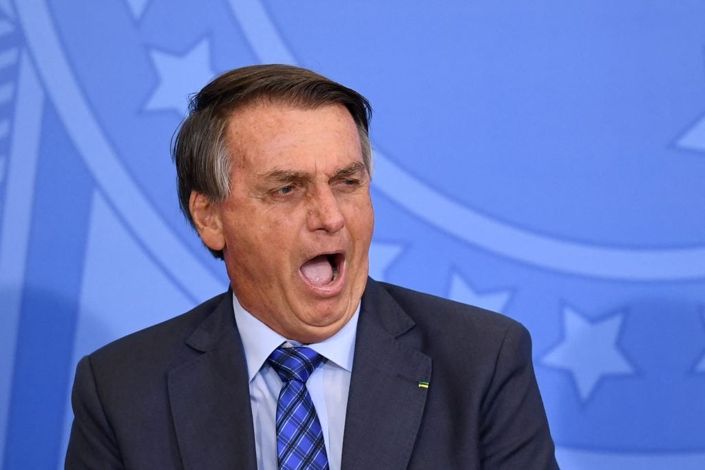 Para maioria dos brasileiros, Bolsonaro não combate corrupção e não sabe como conter inflação