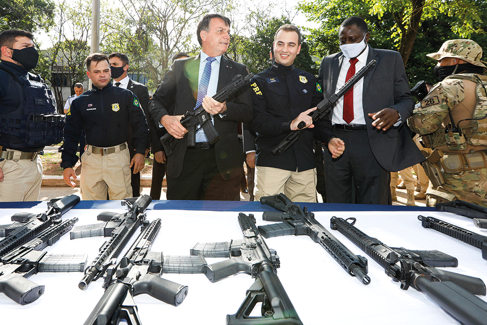 Importação de armas dispara e é a maior em 25 anos