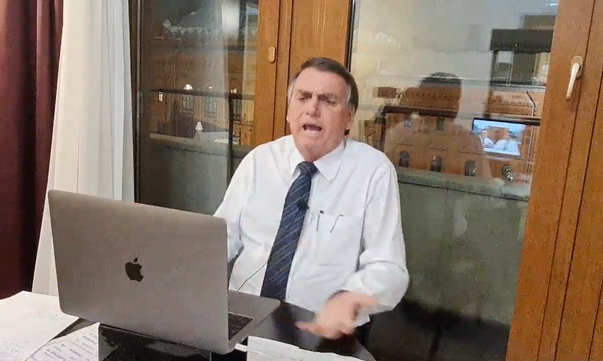 PF pede prorrogação do inquérito sobre Bolsonaro relacionar Aids à vacina da Covid