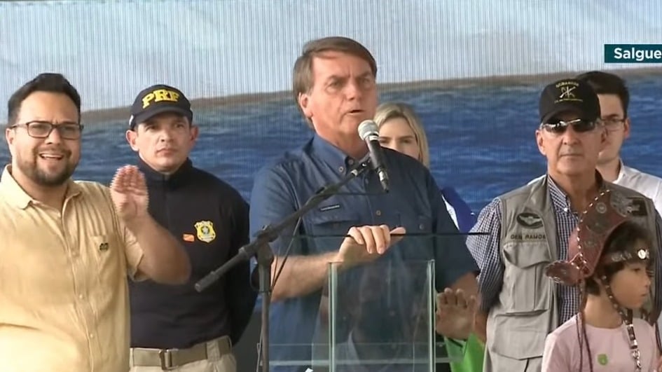 ‘Lockdown, fique em casa… A vida continua, porra’, diz Bolsonaro no Nordeste