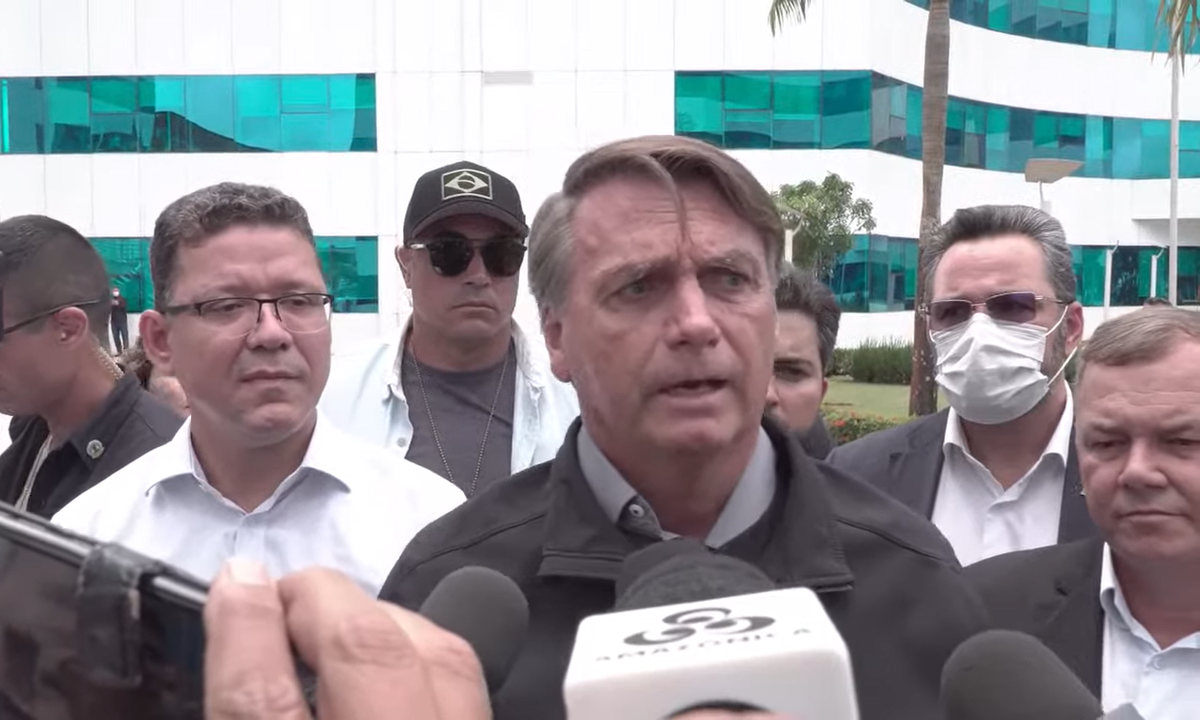 Bolsonaro diz que 11 ministros devem deixar o governo para disputar eleição