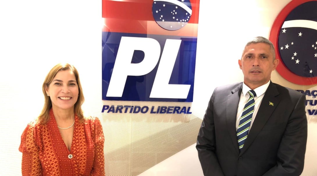 ‘Capitã Cloroquina’ e marido de Carla Zambelli se filiam ao partido de Bolsonaro
