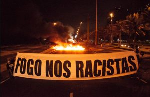 Madrugada no Rio tem protestos pelo assassinato do jovem congolês Moïse