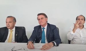 Bolsonaro lança dúvida sobre eleição, diz que ‘coisas serão resolvidas brevemente’ e cita Braga Netto