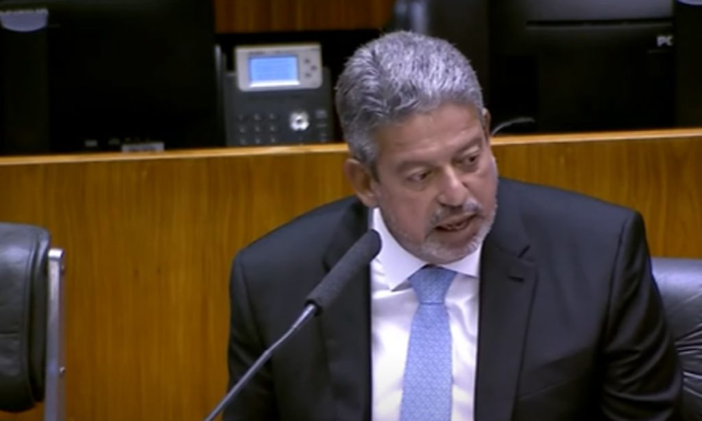 Lira diz a Guedes que inflação tem de ser vencida ‘sem truques ilusionistas ou aventuras’