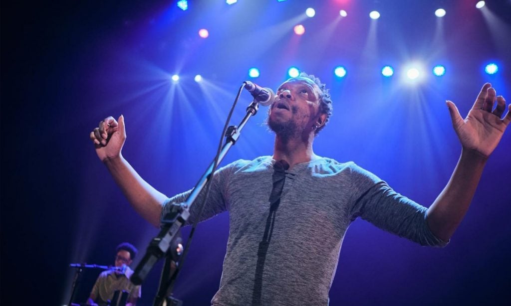 Sérgio Pererê canta repertório de Milton Nascimento em um sensível show