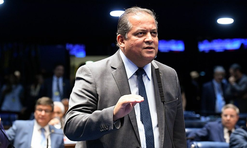Líder de Bolsonaro no Congresso chama Lula de 'fenômeno' e 'grande líder'