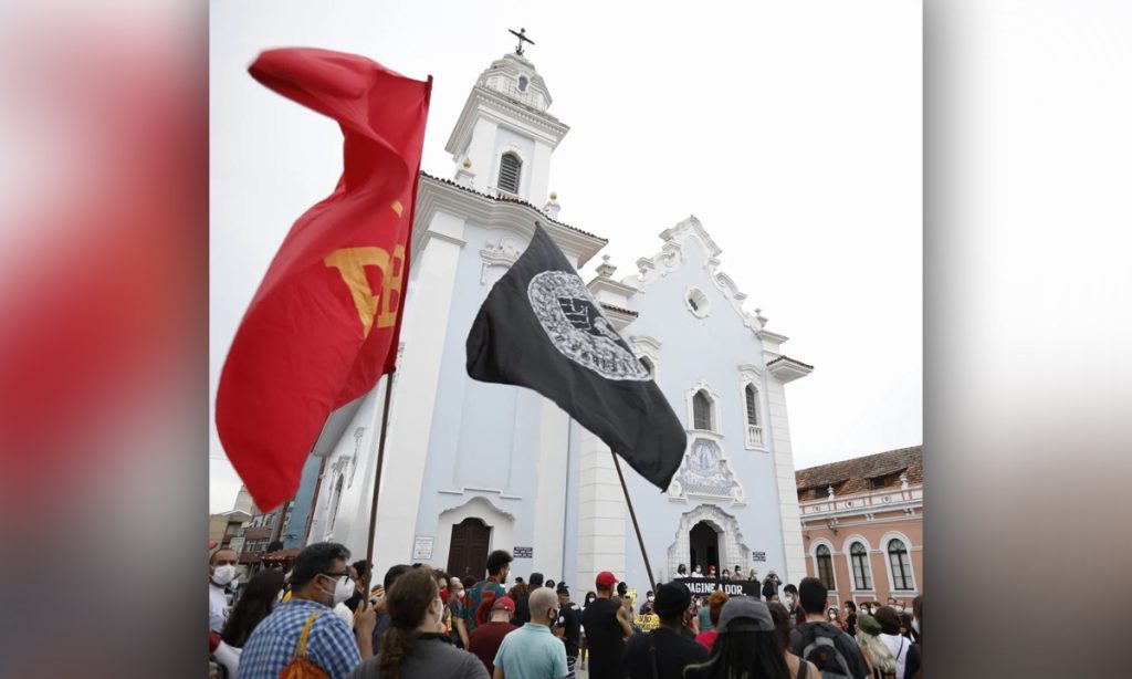 PT critica ‘manipulação’ e afirma não ter participado da organização de protesto em igreja no PR