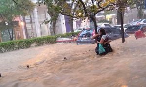 Sobe para 34 o número de mortos pelo temporal em Petrópolis (RJ)