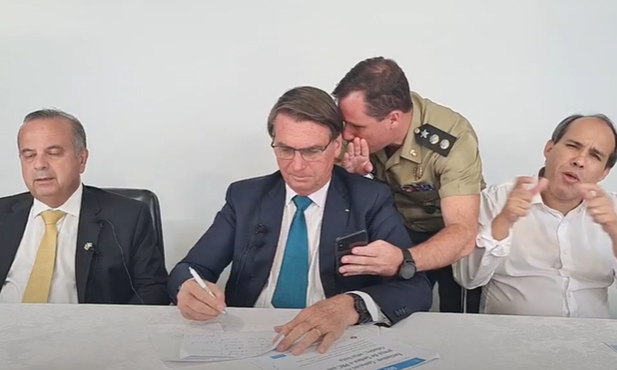 Bolsonaro diz que audiência de sua live é ‘prova concreta’ de fraude em pesquisas