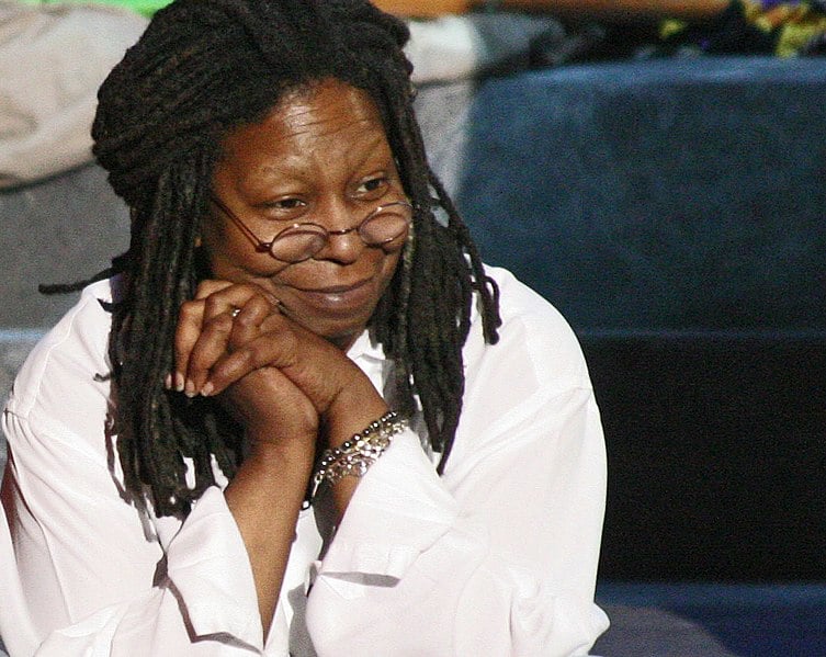 Whoopi Goldberg suspensa pelo canal ABC por comentários sobre o Holocausto