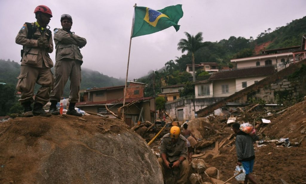 Número de mortos por chuvas em Petrópolis sobe para 217