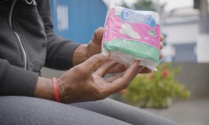 TJ-SP determina que Prefeitura inclua homens trans em programa de distribuição de absorventes nas escolas
