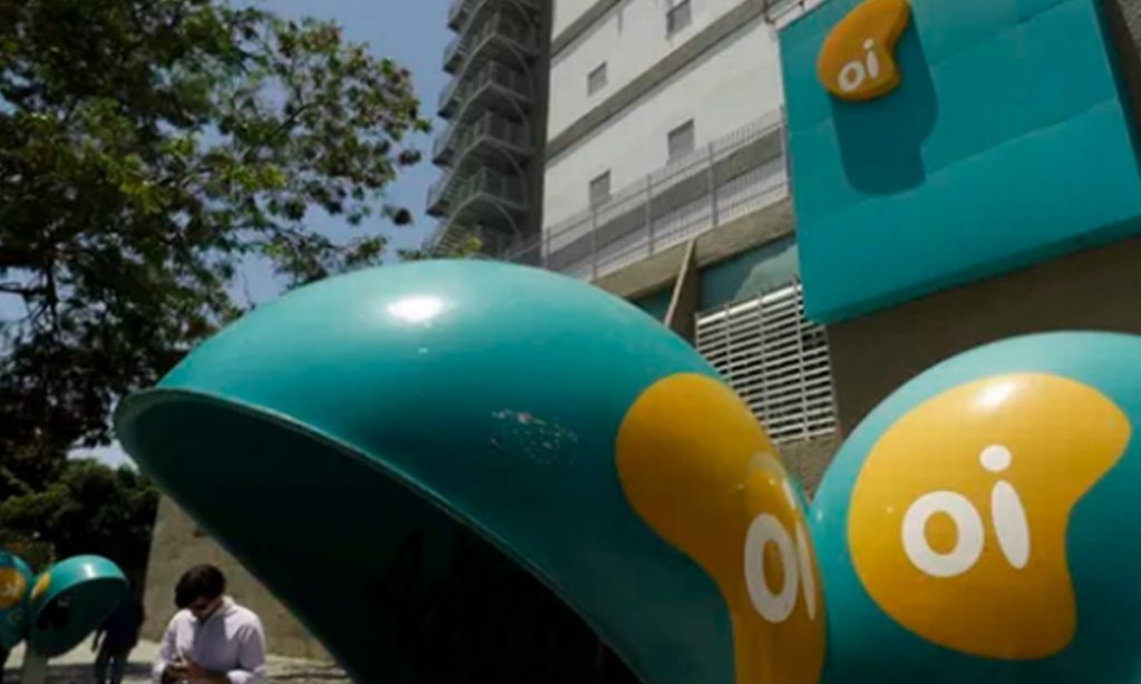 Cade aprova venda da Oi para Claro, Tim e Vivo com restrições em votação apertada