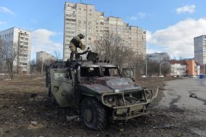 Guerra na Ucrânia completa três meses e forças russas se concentram na conquista do leste do país