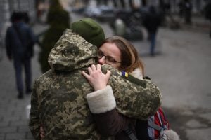 Rússia e Ucrânia chegam a acordo por ‘corredor humanitário’, mas não pelo fim do conflito