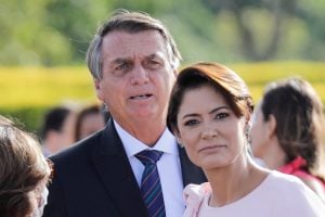 Michelle e Eduardo teriam incentivado Bolsonaro a dar golpe, diz Cid em delação
