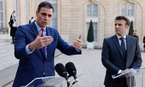 Sánchez e Macron discutem 'soluções' para limitar preços da energia na UE