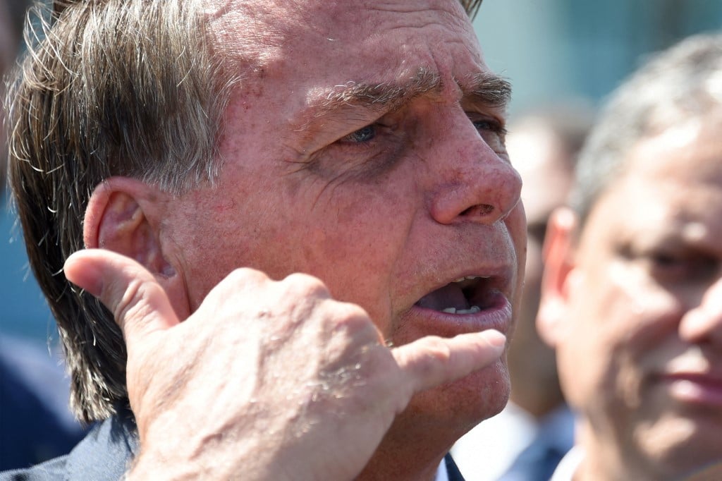 Para 45% dos brasileiros, Bolsonaro tem muita responsabilidade na alta dos combustíveis