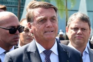 Bolsonaro diz que tem povo como 'maior exército do mundo' para atingir objetivos