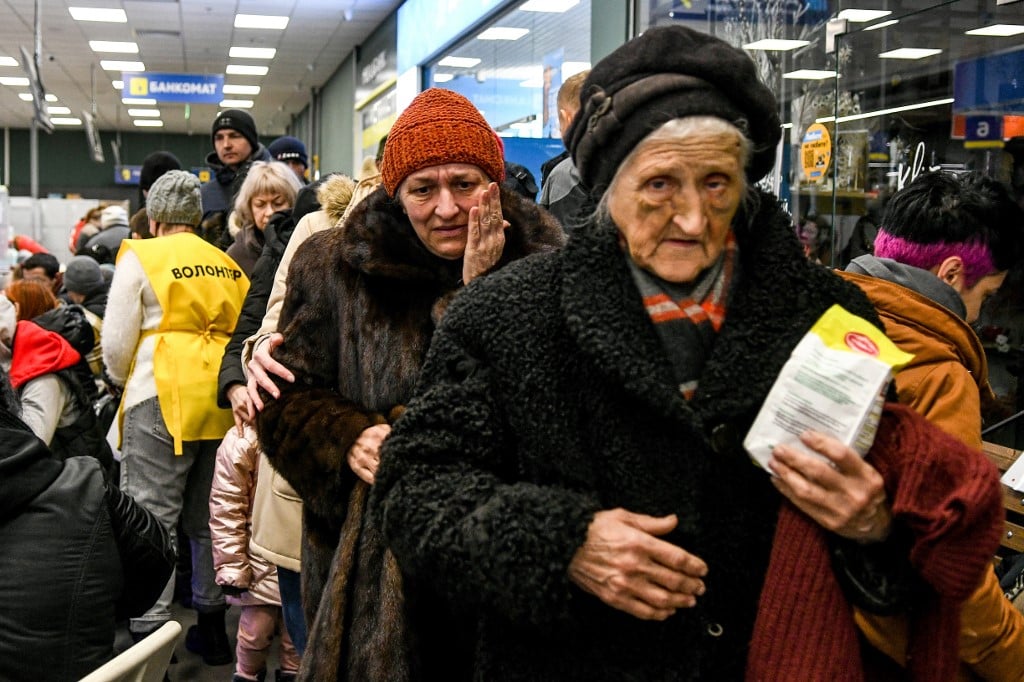 Governo ucraniano envia ônibus para nova tentativa de retirar civis de Mariupol
