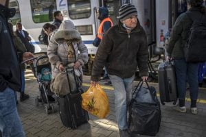 Ucrânia suspende corredores humanitários pelo segundo dia consecutivo