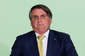 Os gastos milionários de Bolsonaro no cartão corporativo em março, segundo deputado