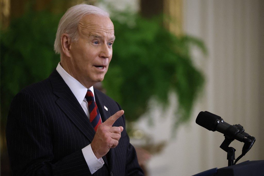 ‘Putin é um açougueiro’, diz Biden após visitar refugiados em Varsóvia