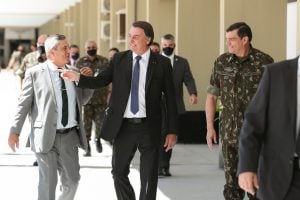 Bolsonaro avalia nova troca no comando do Exército com possível saída de Braga Netto