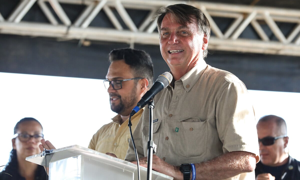 Bolsonaro tenta reescrever a verdade
