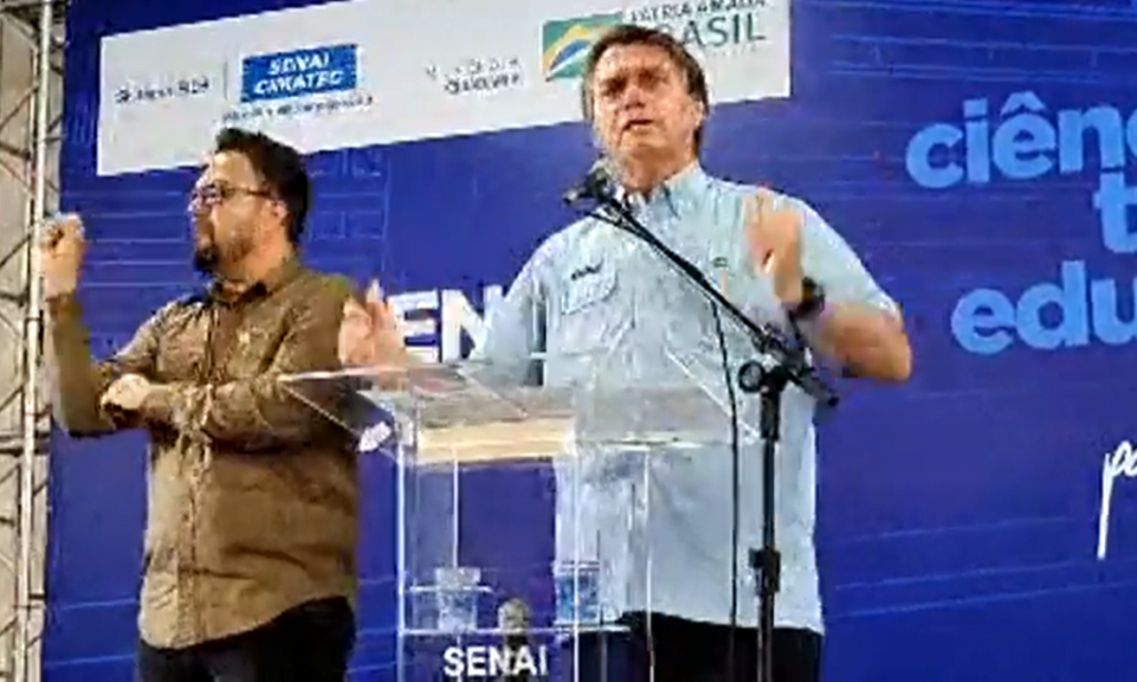 ‘Não é esquerda contra direita, é o bem contra o mal’, diz Bolsonaro