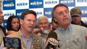 Bolsonaro diz que não interfere na Petrobras, mas cobra redução de preços