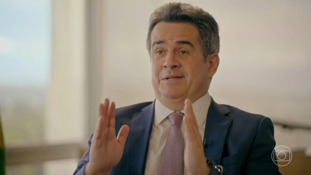 Ciro Nogueira nega informações sobre compra de caminhão de lixo de amiga