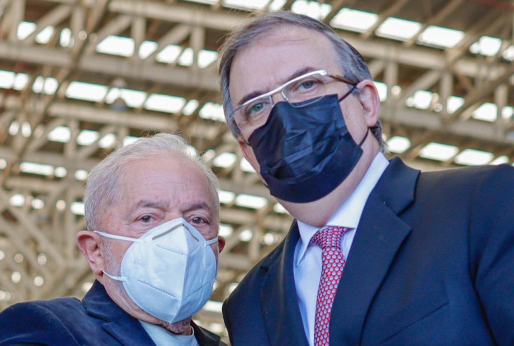 No México, Lula garante que irá derrotar ‘antipolítica de Bolsonaro’ nas urnas
