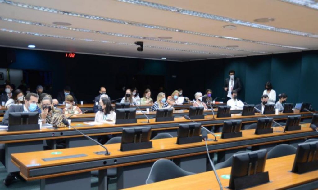 Empreiteira acusada de utilizar empresa de fachada teve 70% de sua receita do orçamento secreto