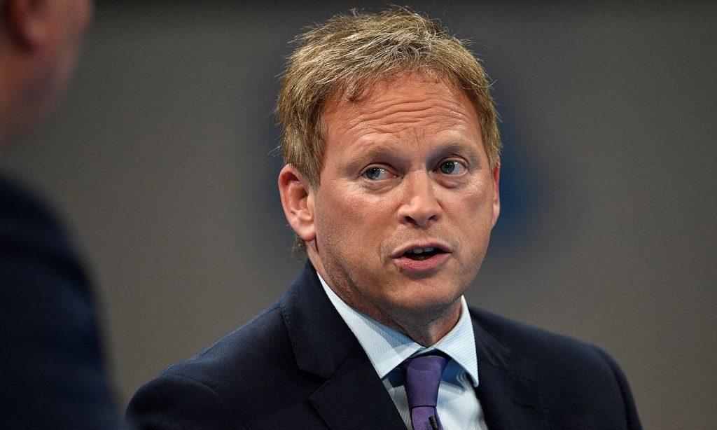 Aeronaves russas que cruzarem o céu do Reino Unido serão interceptadas, diz ministro britânico