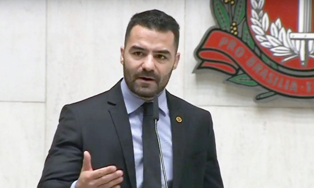 Senador da Comissão de Direitos Humanos quer convocar Arthur do Val