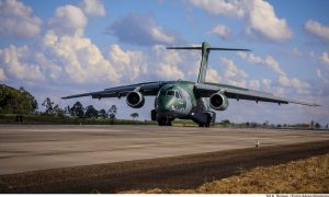 Avião da FAB que resgatará brasileiros decola hoje para a Polônia