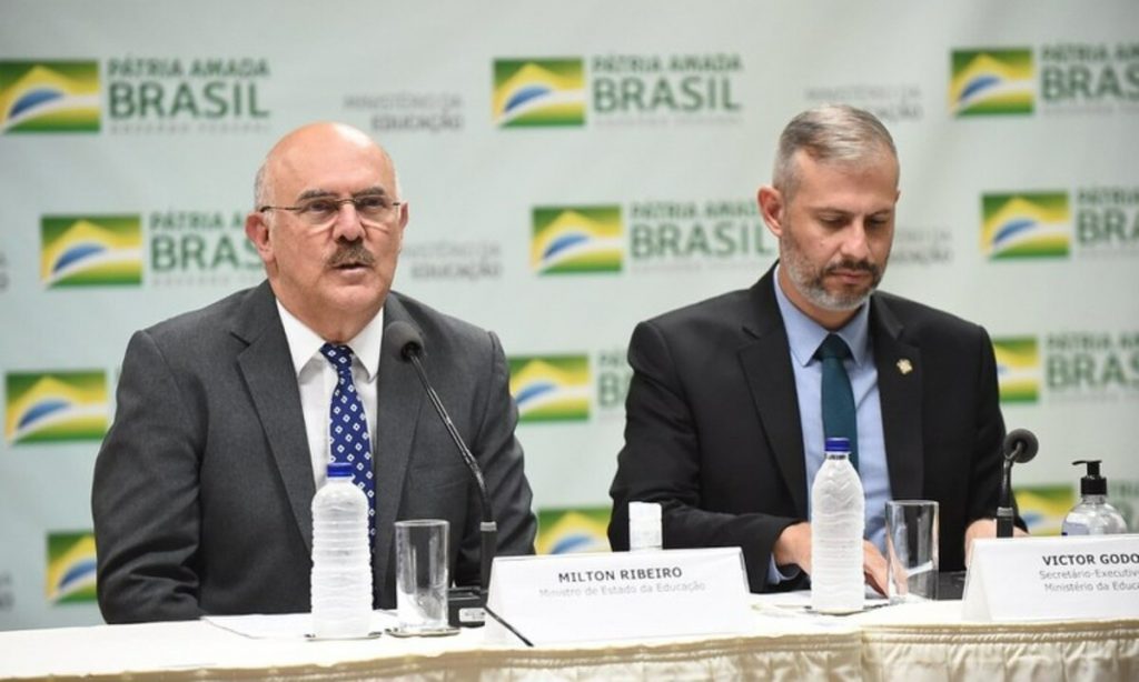 Após saída de Ribeiro, Victor Godoy Veiga é nomeado para ocupar o MEC interinamente