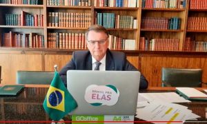 Bolsonaro descarta Mourão e diz que vice em sua chapa será de Minas Gerais