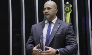 Parecer pela suspensão do mandato de Daniel Silveira é ignorado há 9 meses pela Câmara
