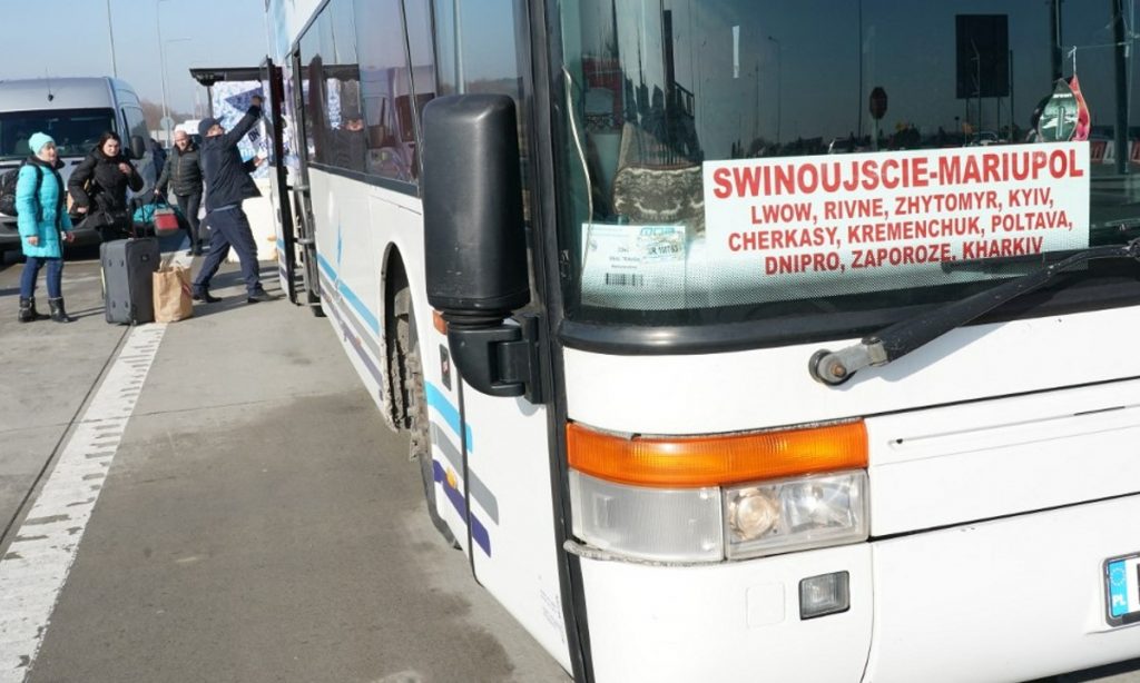 Retirada de civis de Mariupol interrompida pelo segundo dia, afirma Cruz Vermelha