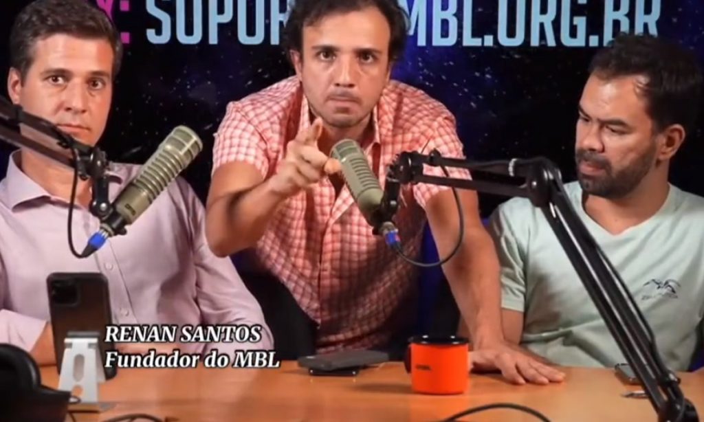 Líder do MBL se descontrola ao defender Arthur do Val
