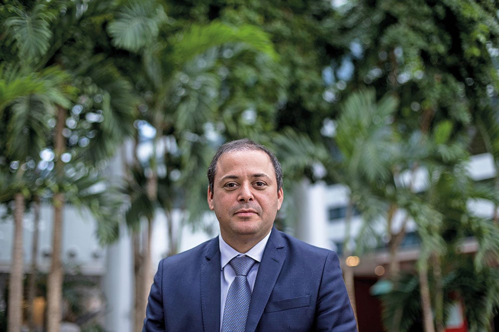 Vítima do lavajatismo, Rodrigo Neves lança livro e quer governar o Rio