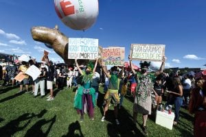 Bolsonaro planta fake news para liberar o garimpo em terras indígenas