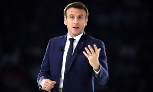 Macron promoverá lei para permitir eutanásia sob ‘condições estritas’