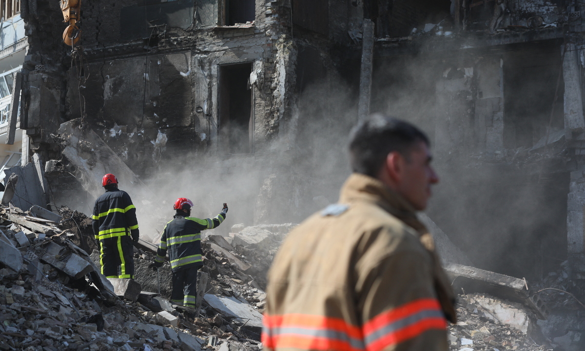 Ucrânia reporta 26 corpos em dois prédios destruídos em Borodianka