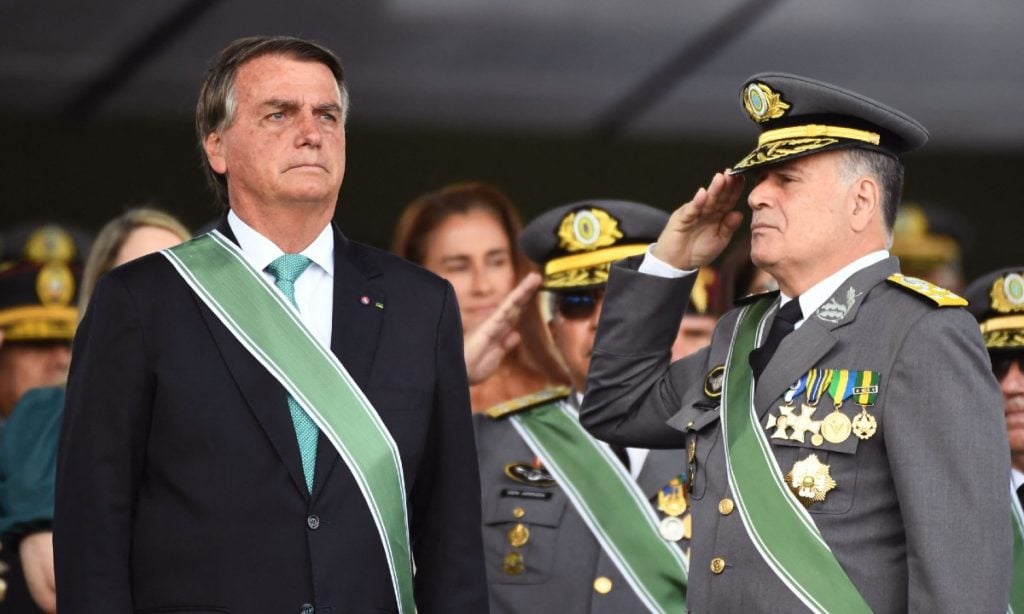 Grupo de militares prevê manter o poder até 2035