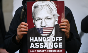Justiça britânica autoriza extradição de Julian Assange para os Estados Unidos