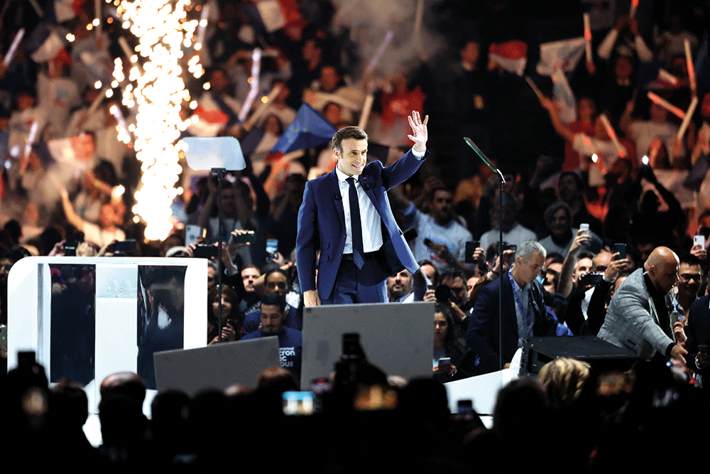 França: Ameaçado por Le Pen, Macron tenta mobilizar as bases no fim da campanha
